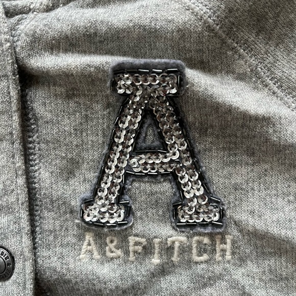Abercrombie & Fitch Heather Gray Snap-Up Sweater - Picture 4 of 9